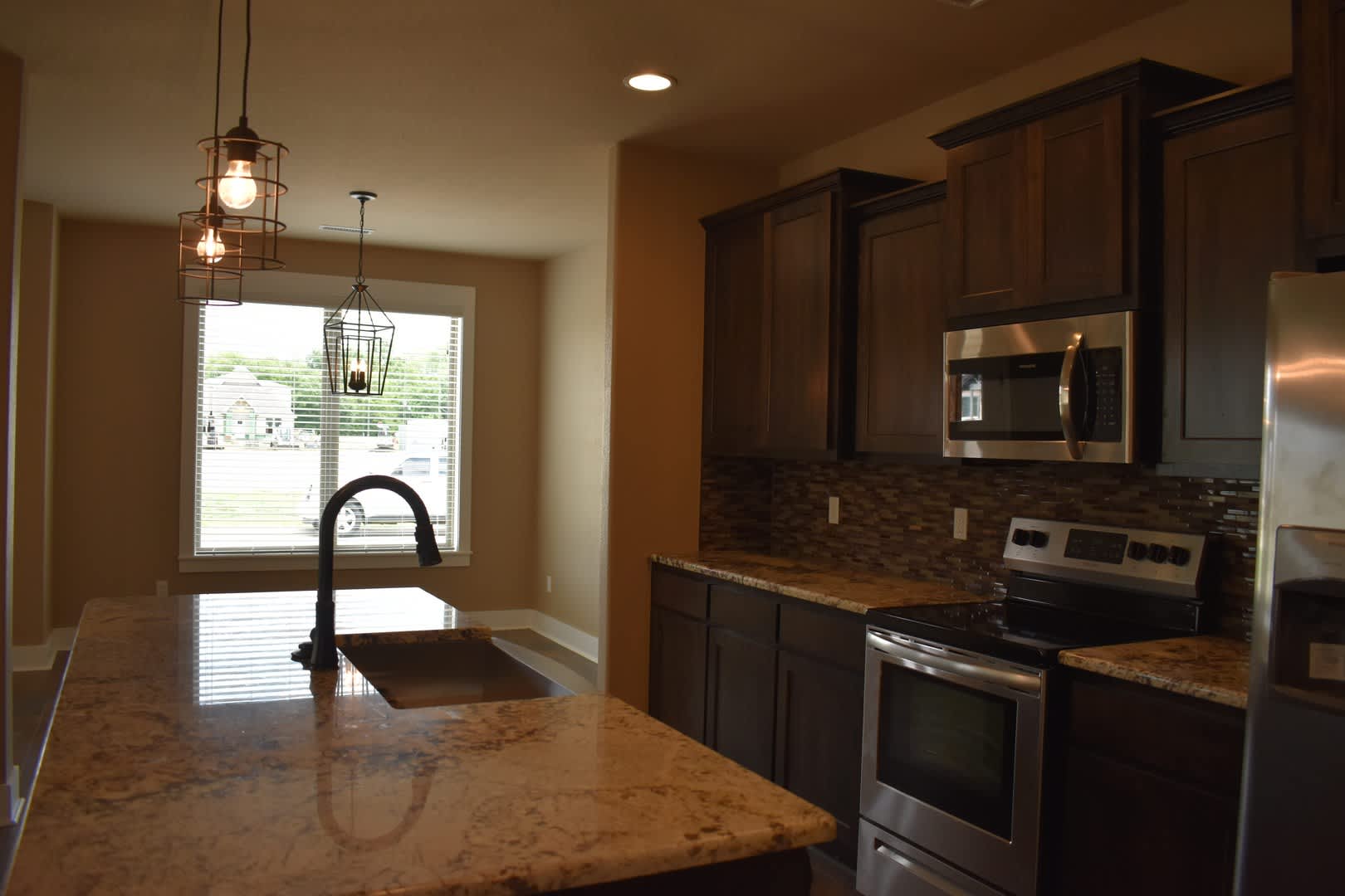 4 Bedroom 3.5 Bath In The Heart of Fayetteville! – photo 5