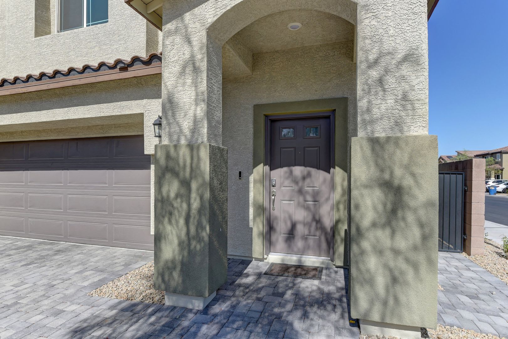 BEAUTIFUL TWO-STORY HOME FEATURING ATTRACTIVE DESERT LANDSCAPING. – photo 3