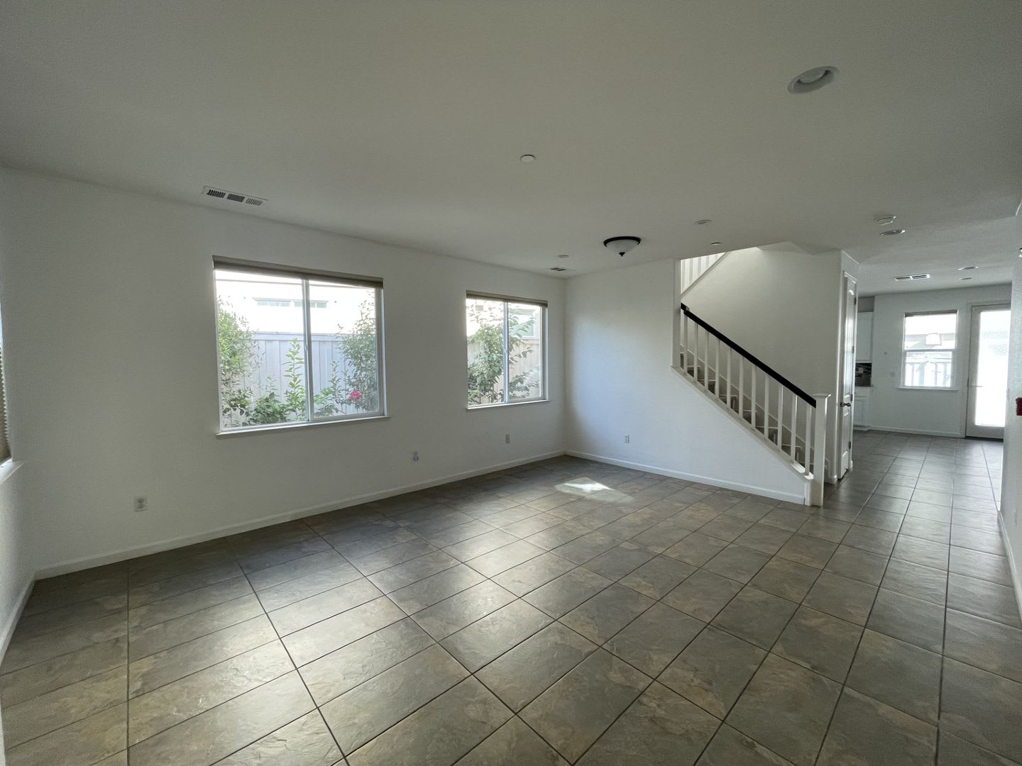 Beautiful 5 bedroom 3 bath Home – photo 5