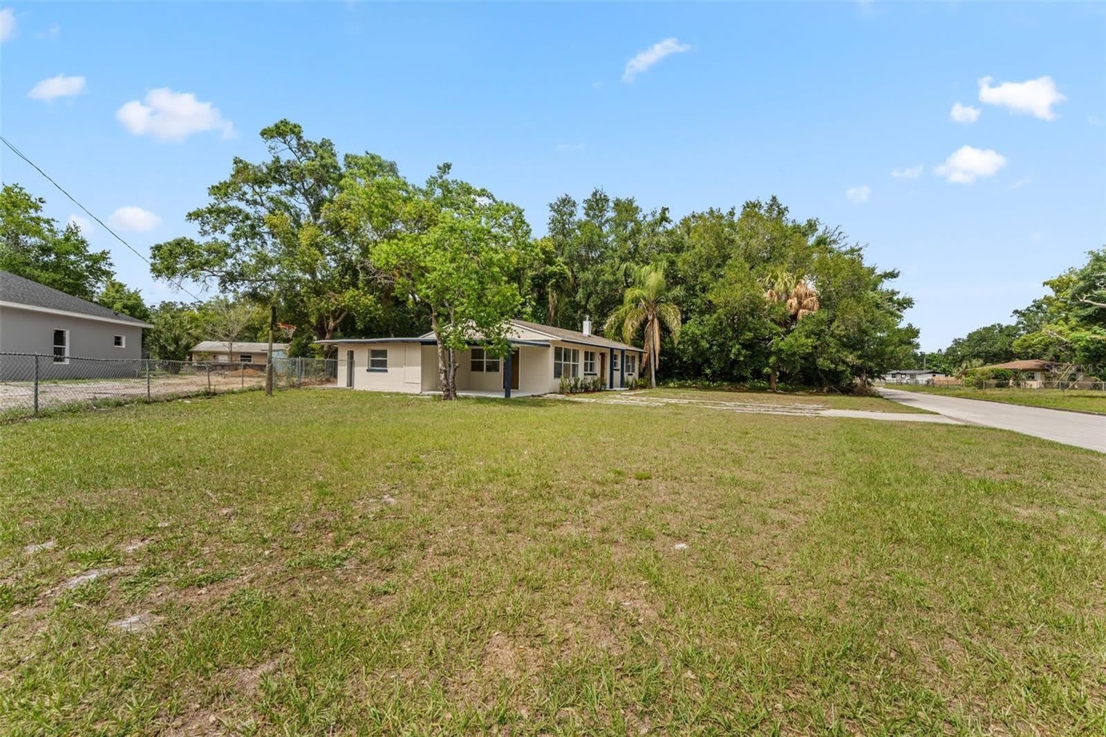 1218 CRESCENT Street – photo 4