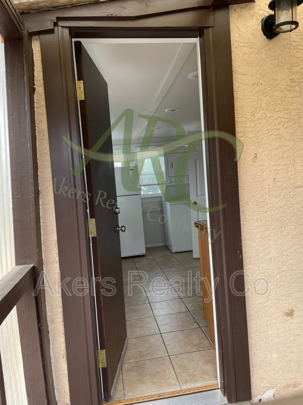205 1 2 E Adams Ave – photo 4