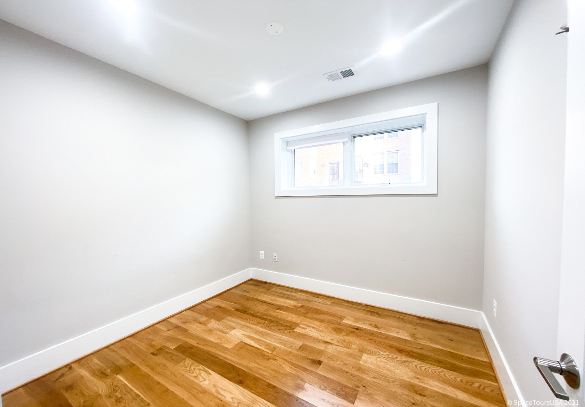 1537 Gales St Ne – photo 4