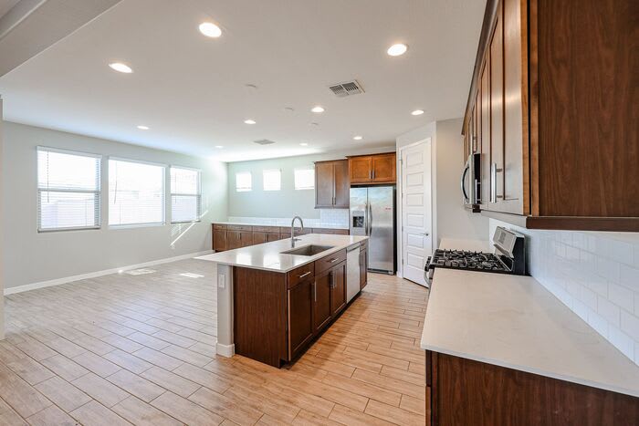 9132 West Glenrosa Avenue – photo 5