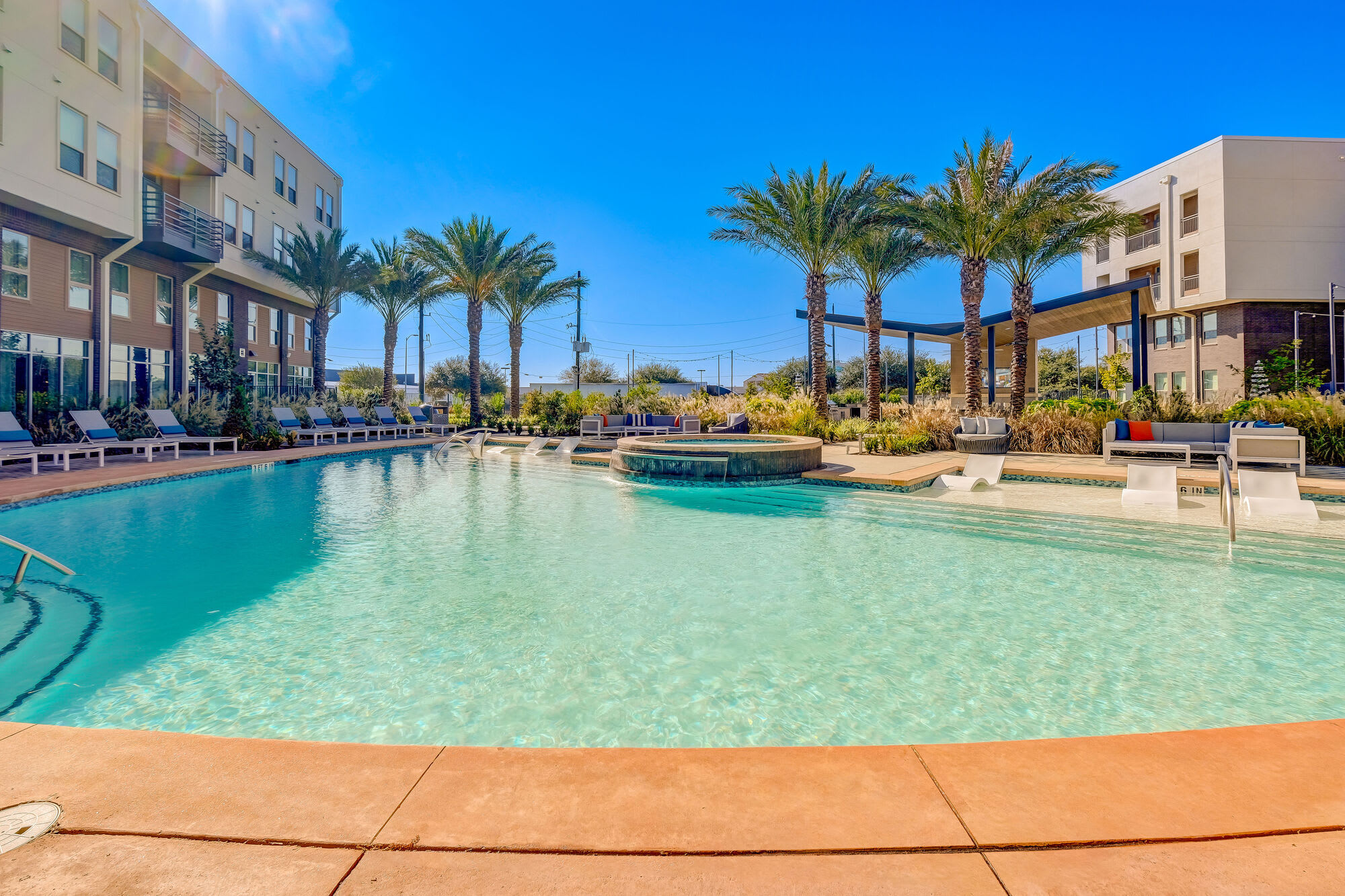Encore Motif At Grand Crossing – photo 2