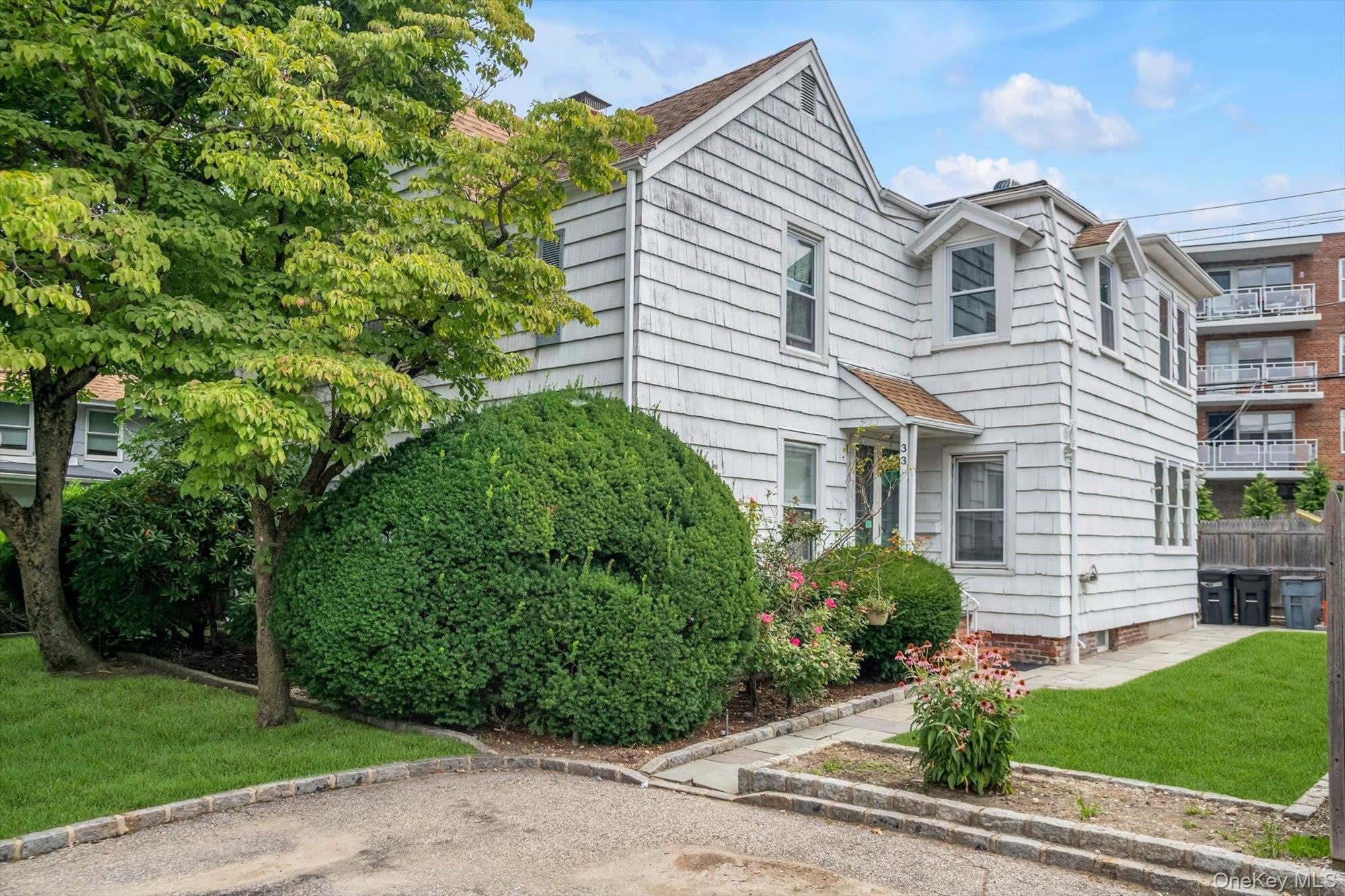 33 Central Drive – photo 1