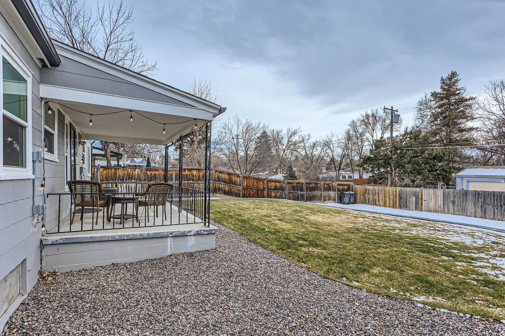 Chic 2 BDR Haven with Private Backyard – photo 4