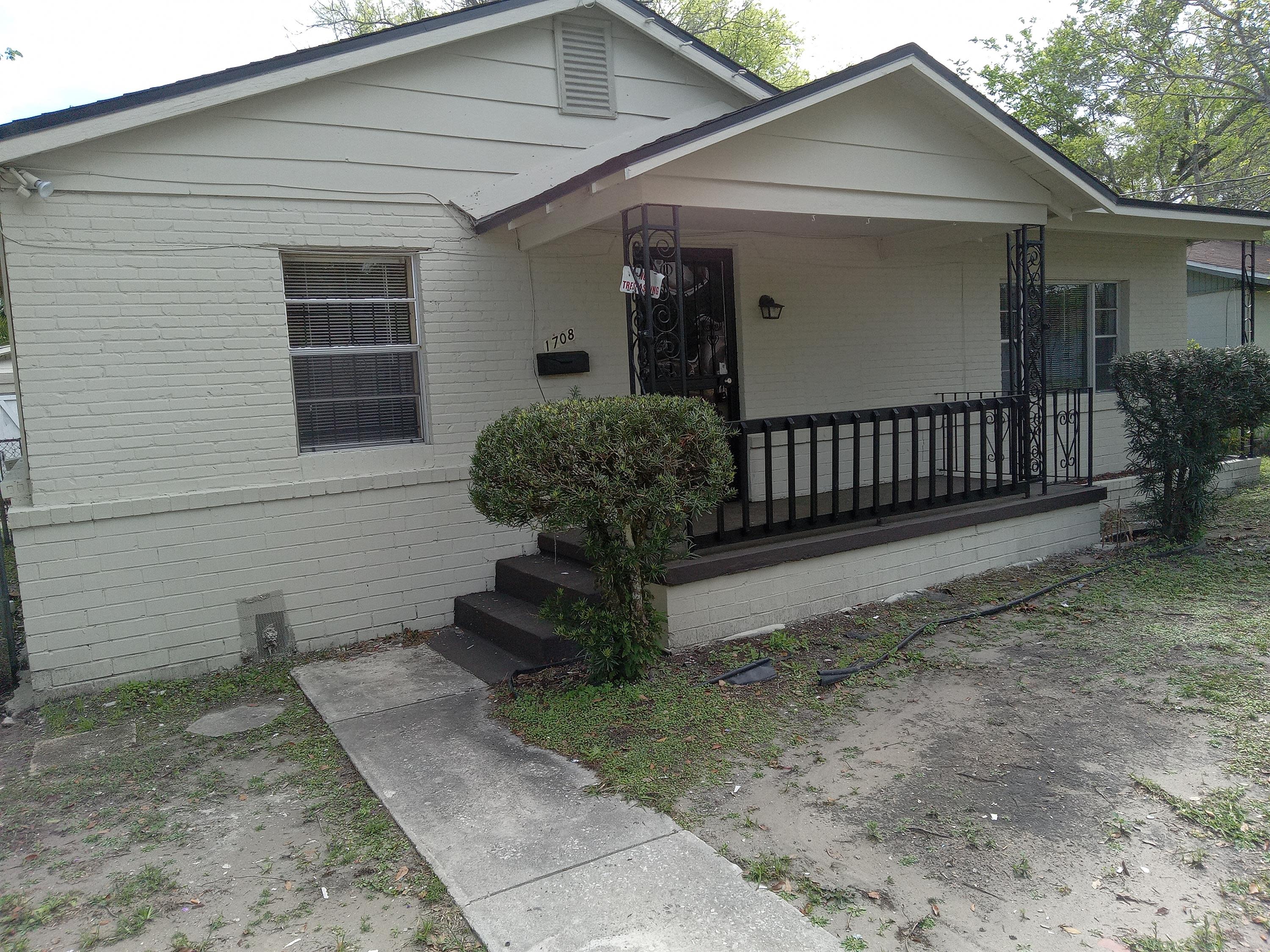 1708 West 24th Street – photo 1