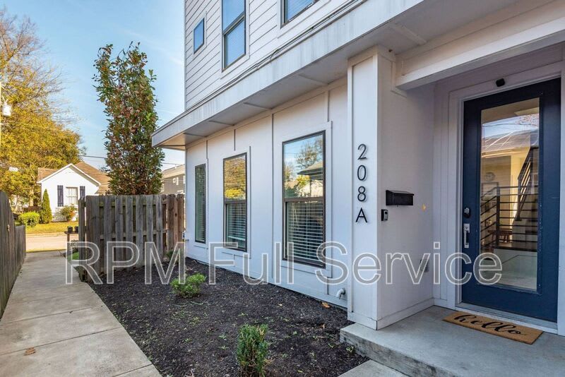 208 Myrtle Street – photo 1