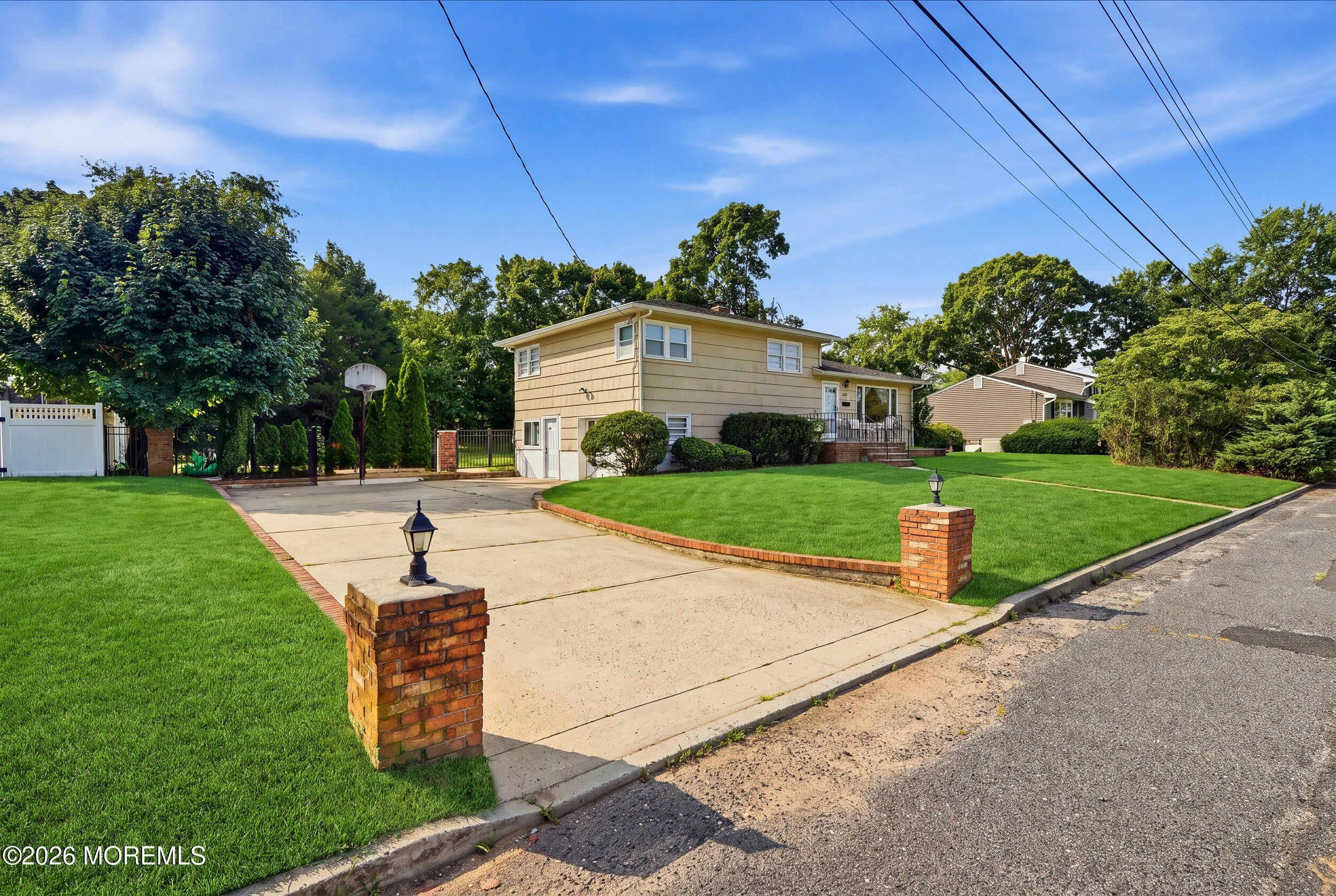 38 Hilltop Road – photo 2