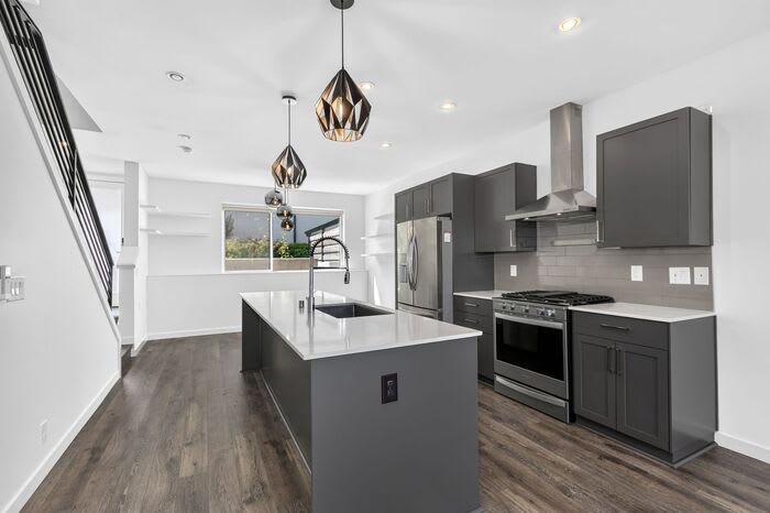 3819 South Cloverdale Street – photo 4