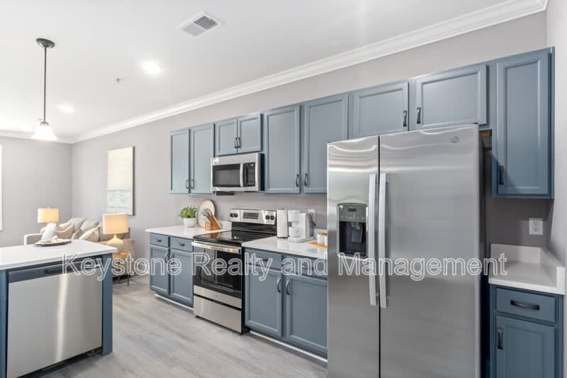 138 Center Pointe Drive – photo 4