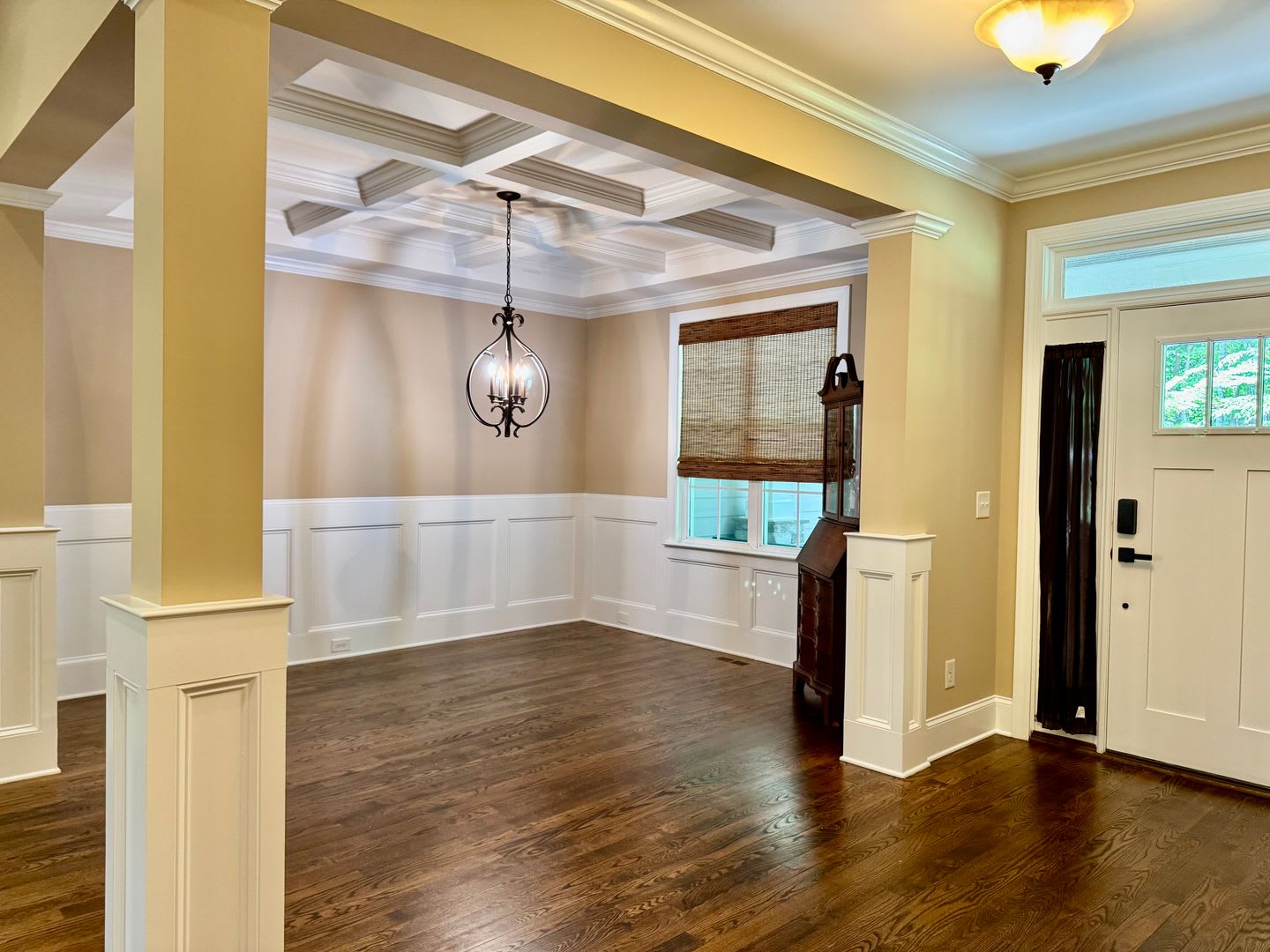 Beautiful Custom Built Home – photo 5