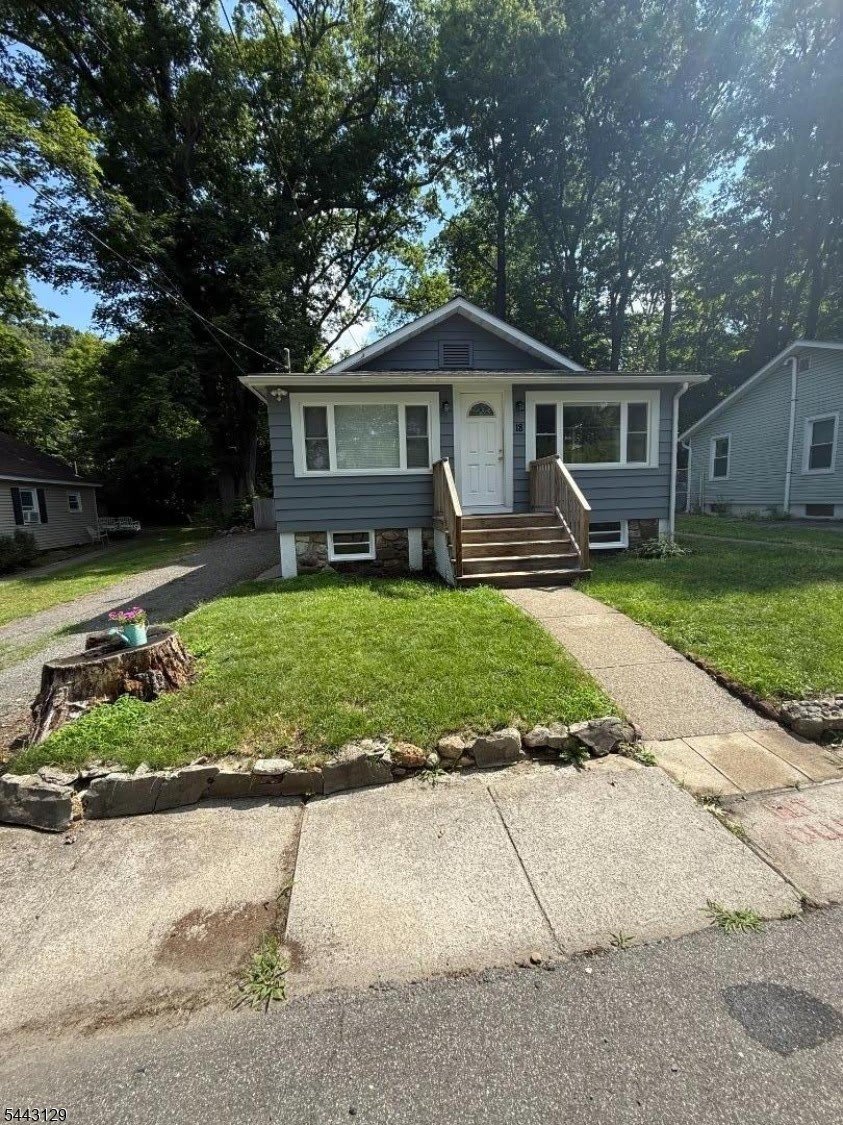 18 Abbott – photo 1