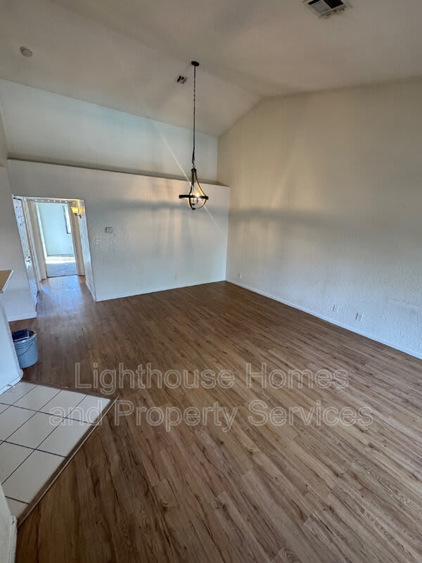 5050 S Rainbow Blvd – photo 2
