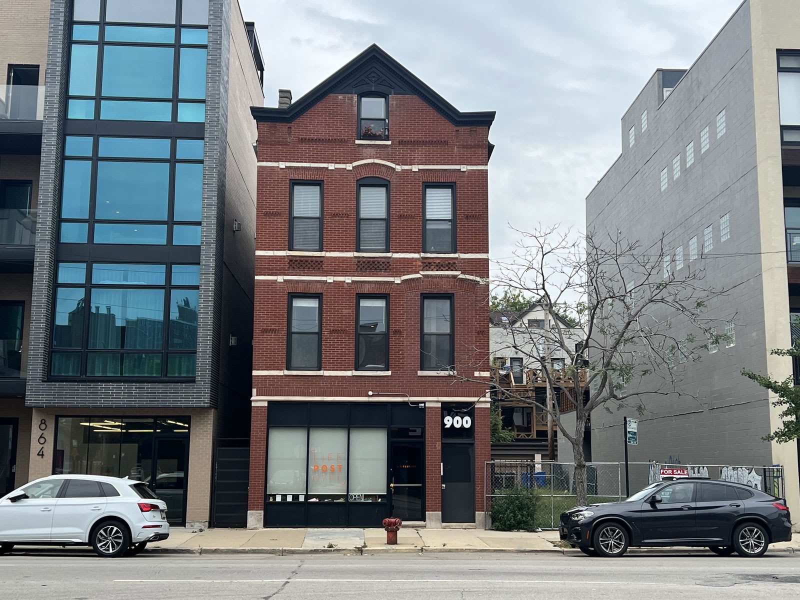 900 North Ashland Avenue – photo 1