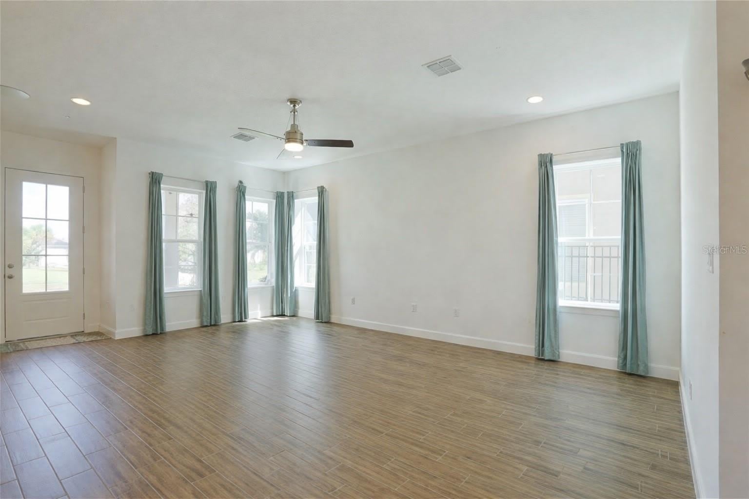 7038 ARNOLDSON Street – photo 5