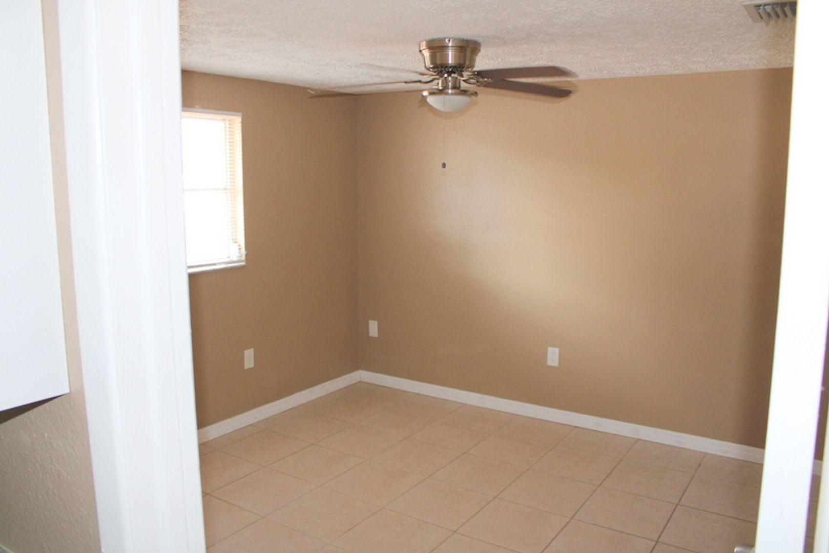 Beautiful Updated duplex – photo 5