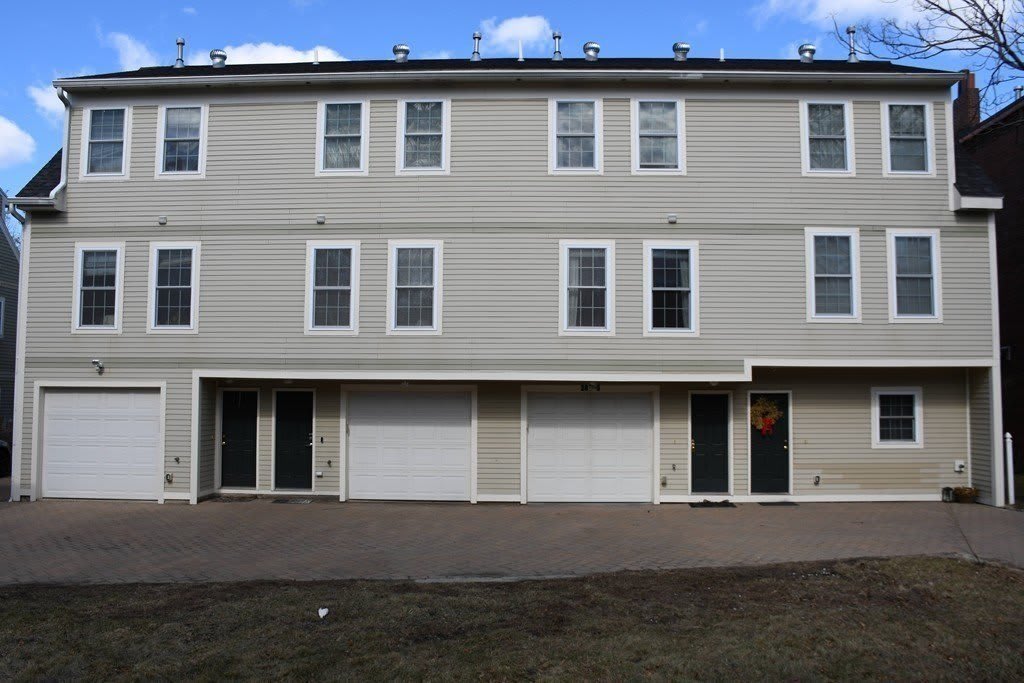 280 River St – photo 1