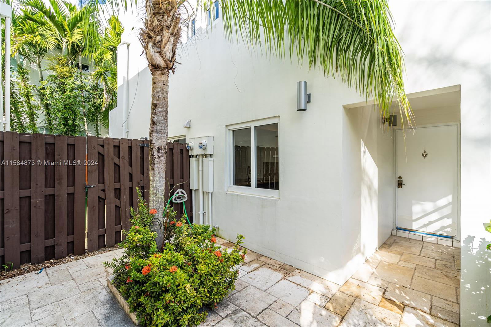 2945 Bridgeport Avenue – photo 3