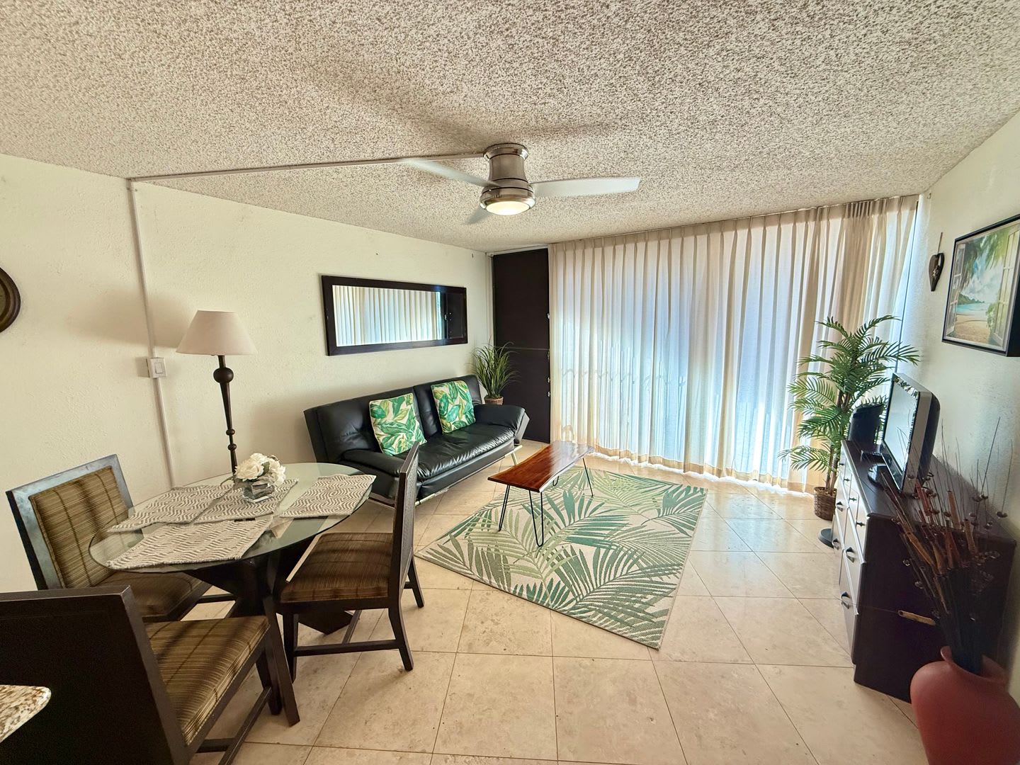Spacious Fully Furnished 1 Bedroom / 1 Bathroom Condo For Rent in Maalea Mermaid with an ocean view! – photo 2