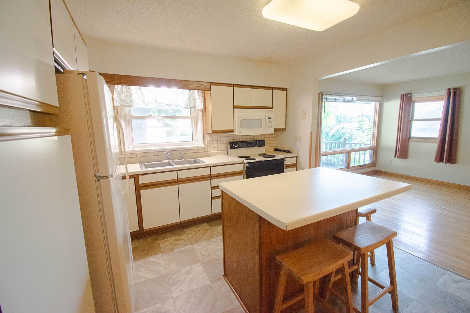 Charming Elton Hills Rambler with Finished Basement – photo 5