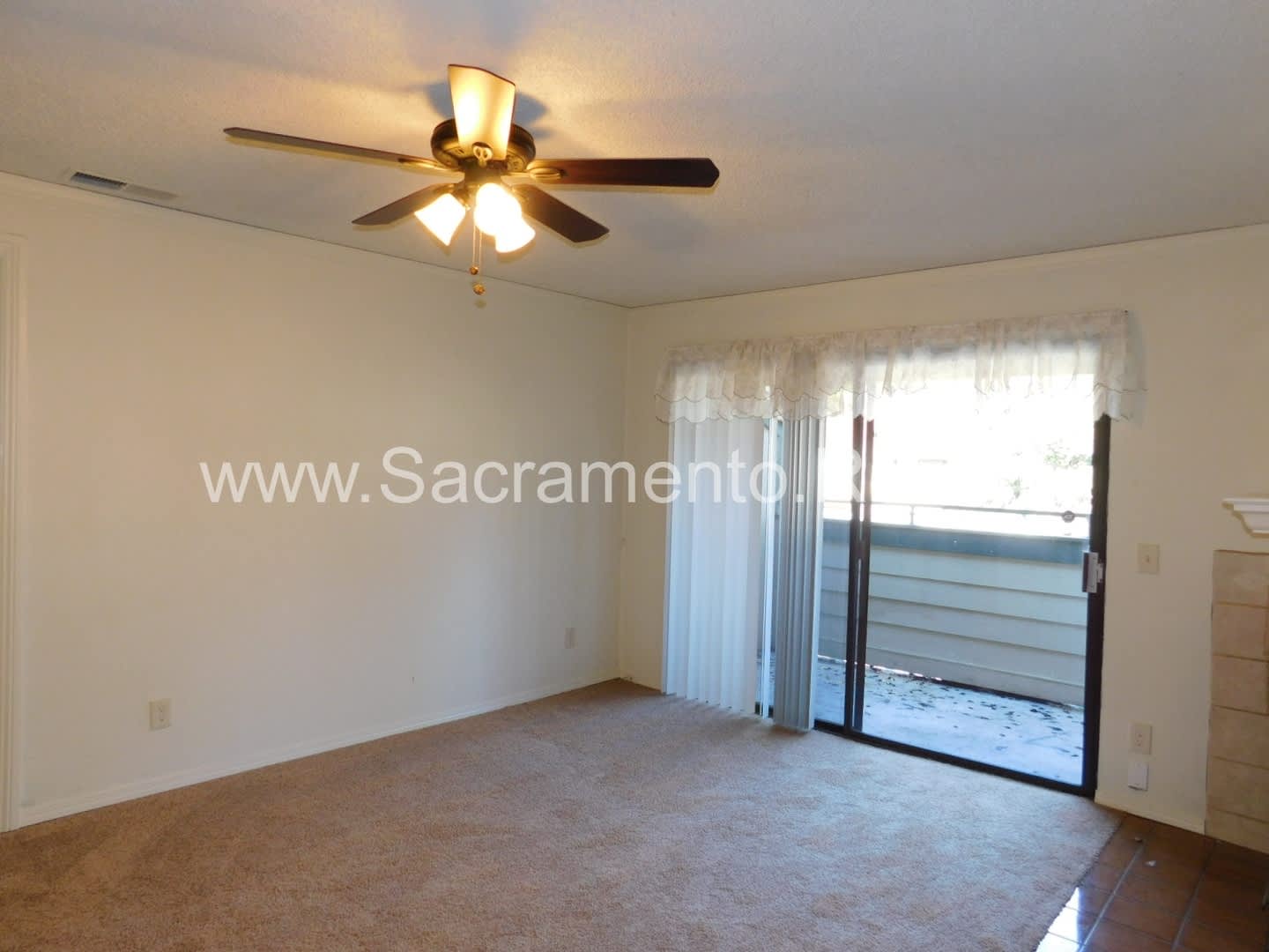 Very Nice 2bd/1+ba Condo in Gated South Natomas Community! – photo 3