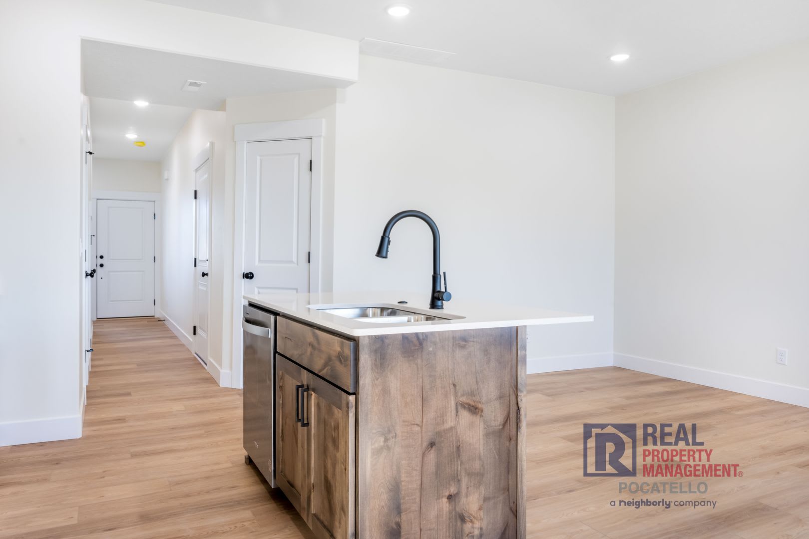 3 Bed 2 5 Bath Townhome – photo 5