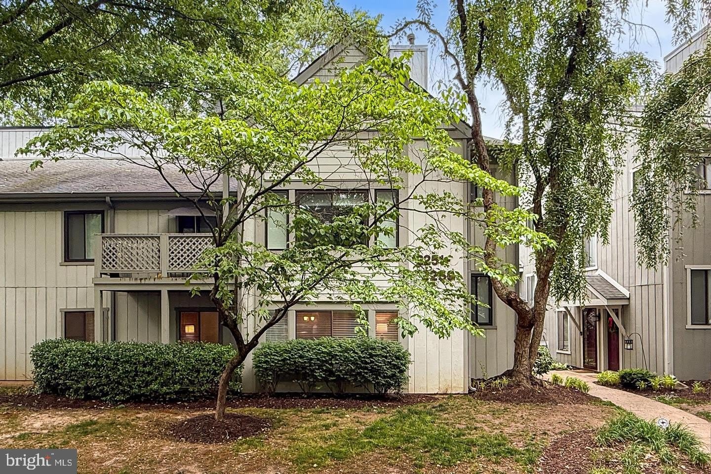 2251 HUNTERS RUN Drive – photo 2