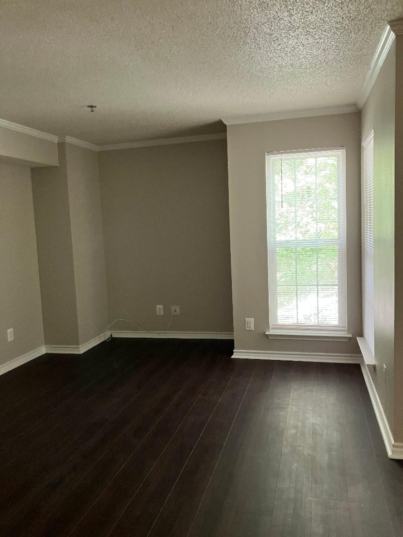 1504 Lincoln Way – photo 3