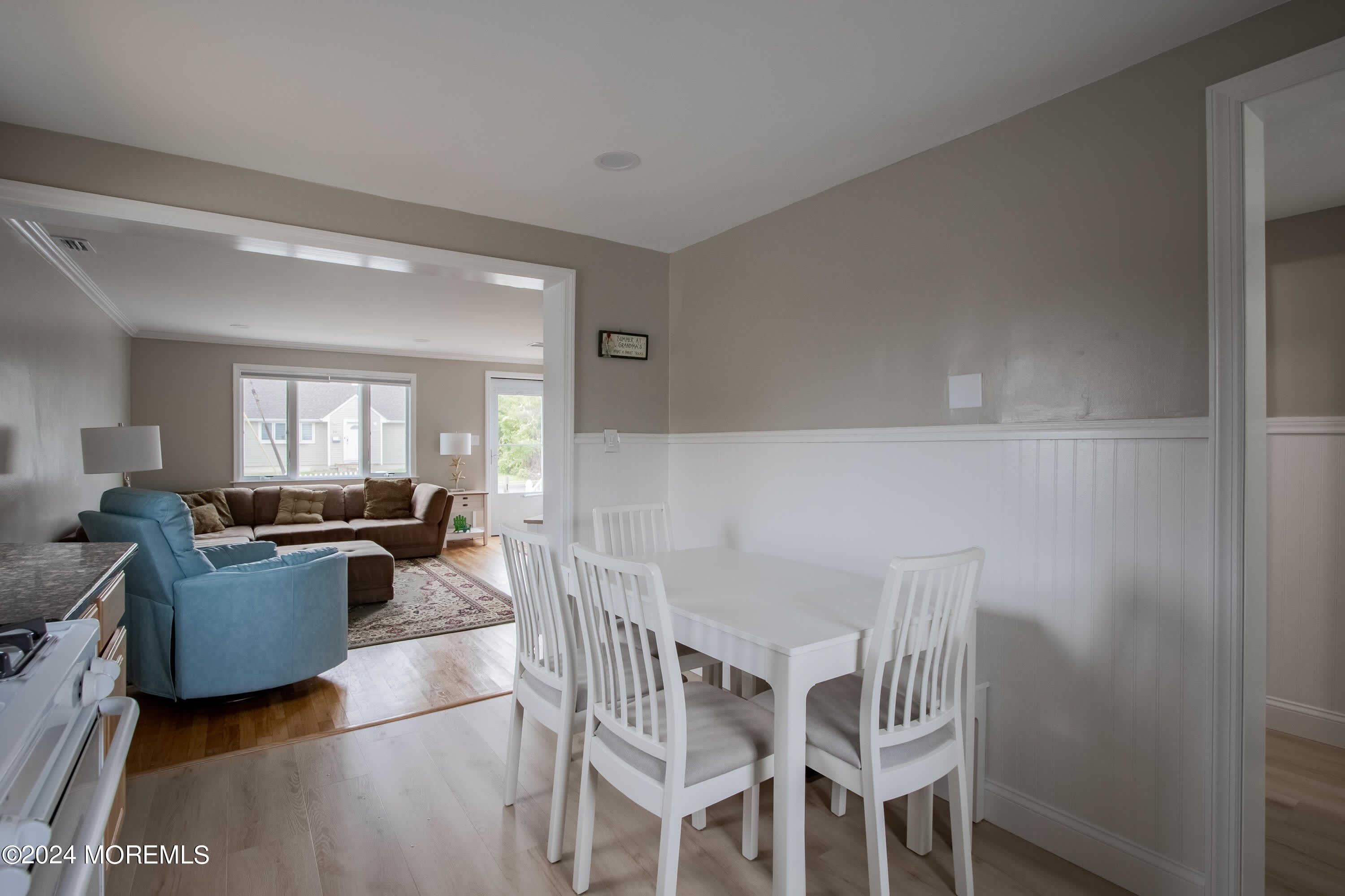 32 Howland Avenue – photo 5