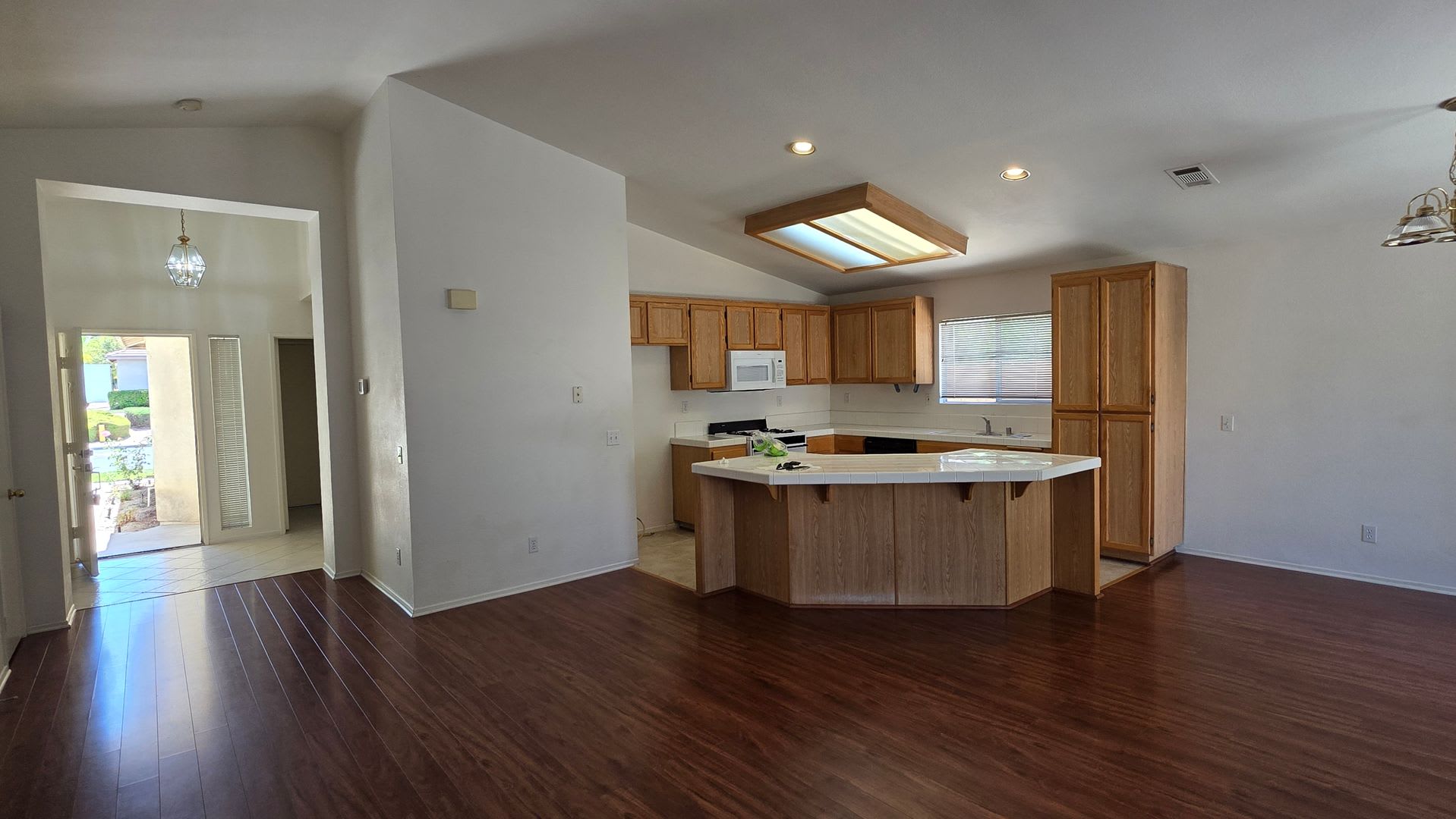 Available 3 Bedroom 2 Bath In Temecula – photo 2