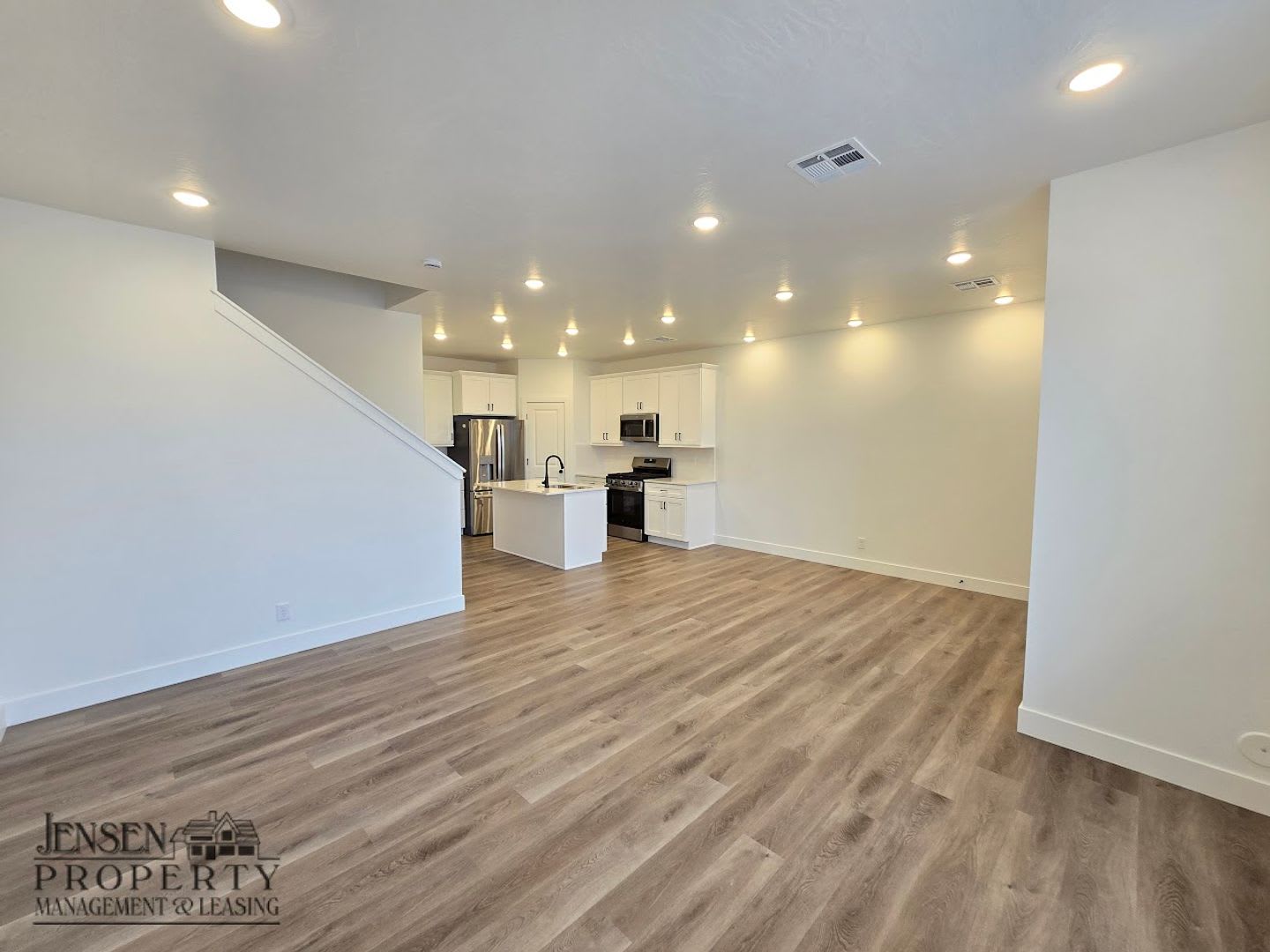 Newer Desert Color Town Home – photo 4