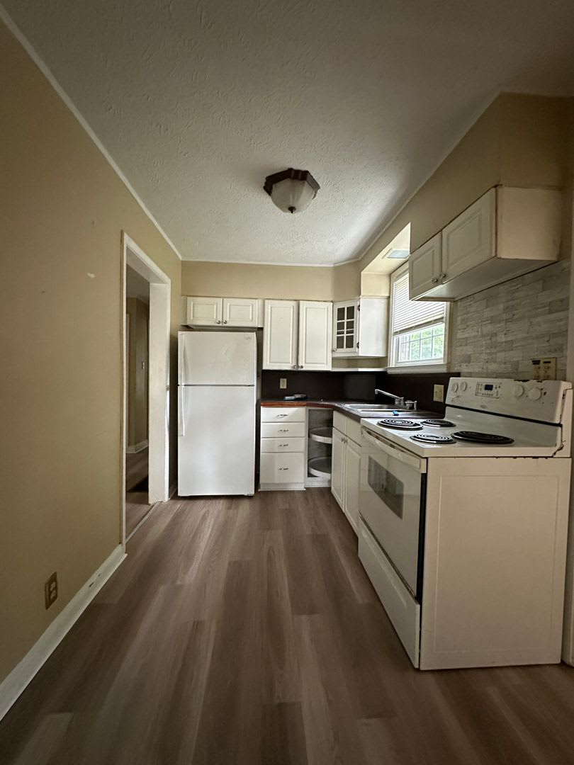 The Off-Campus Sweet Spot: 4 Beds, 2 Baths – photo 4