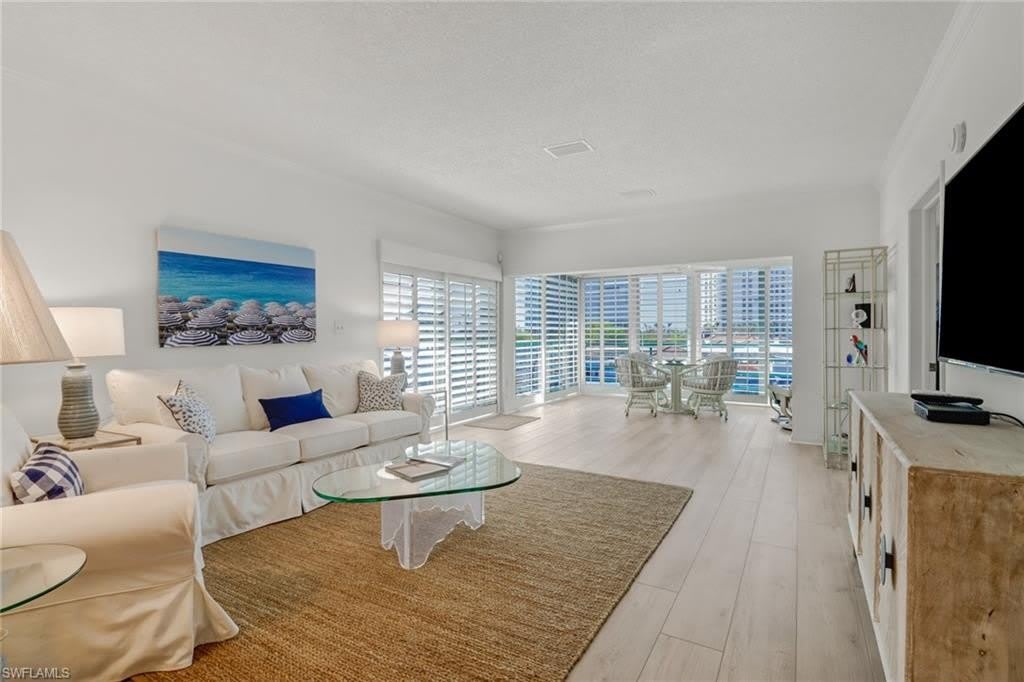 205 Park Shore Dr – photo 3