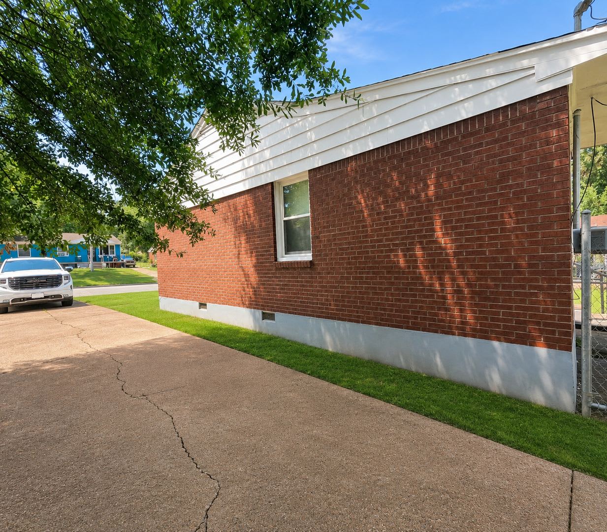 Charming 3BR Home – photo 2