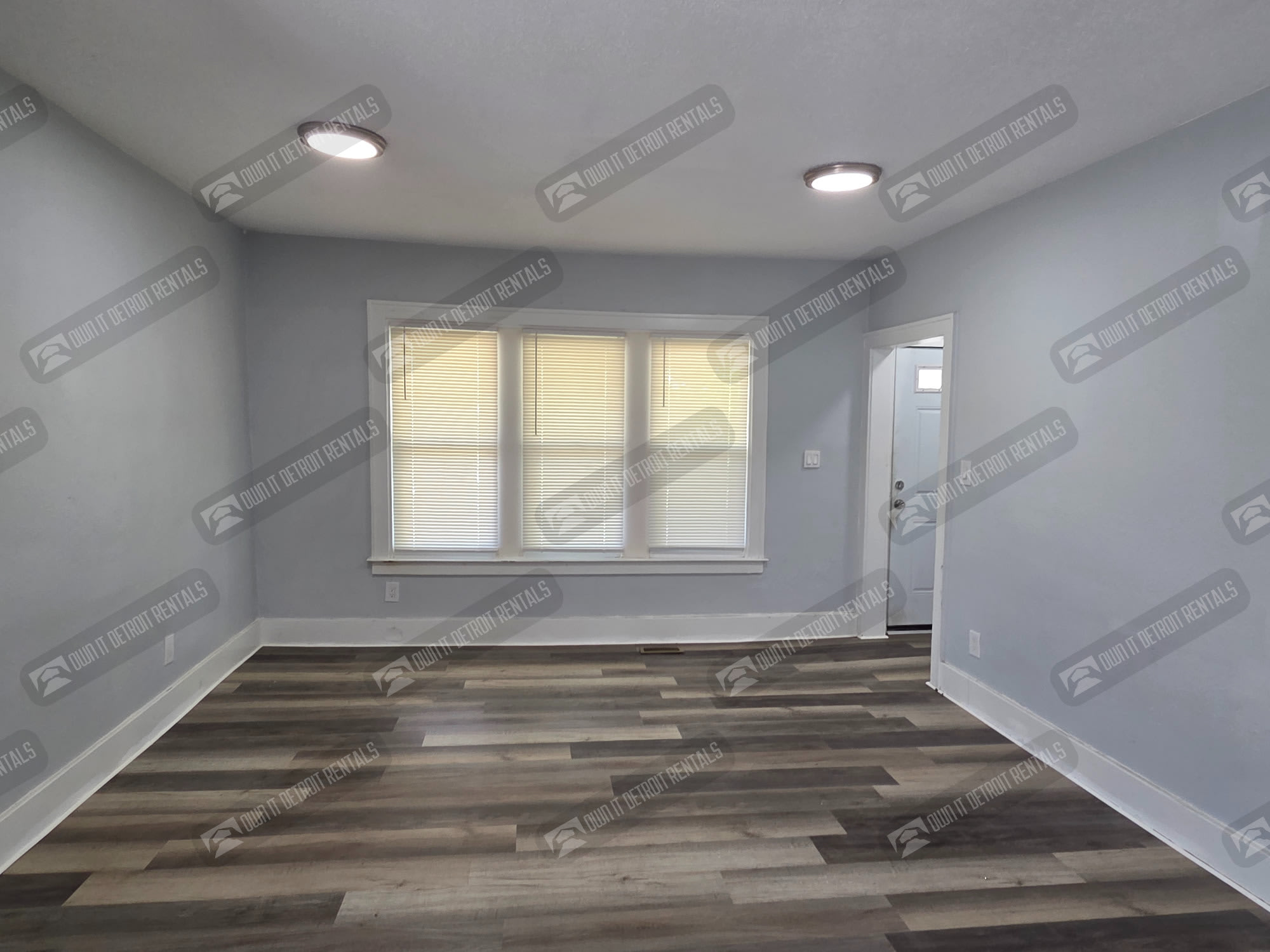 4188 Buckingham Ave – photo 5