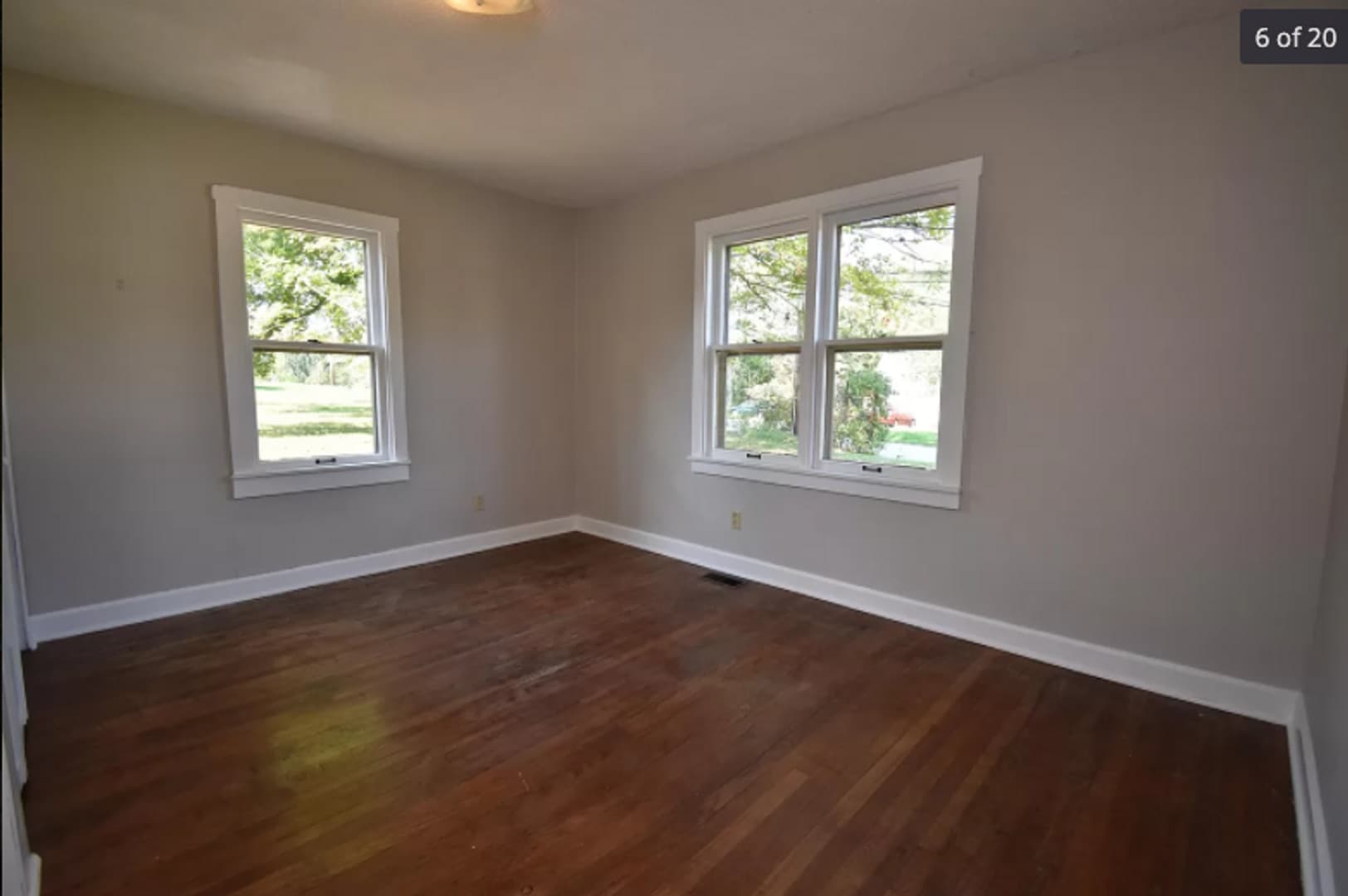 4 bed/3.5 bath, half acre lot, 100 yards from Memorial Stadium! – photo 5