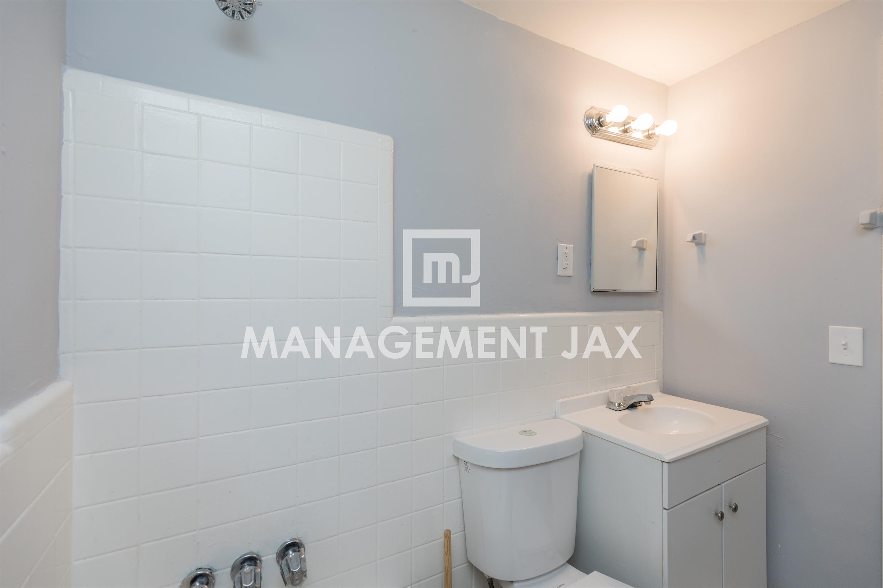 1598 West 33rd Street – photo 5