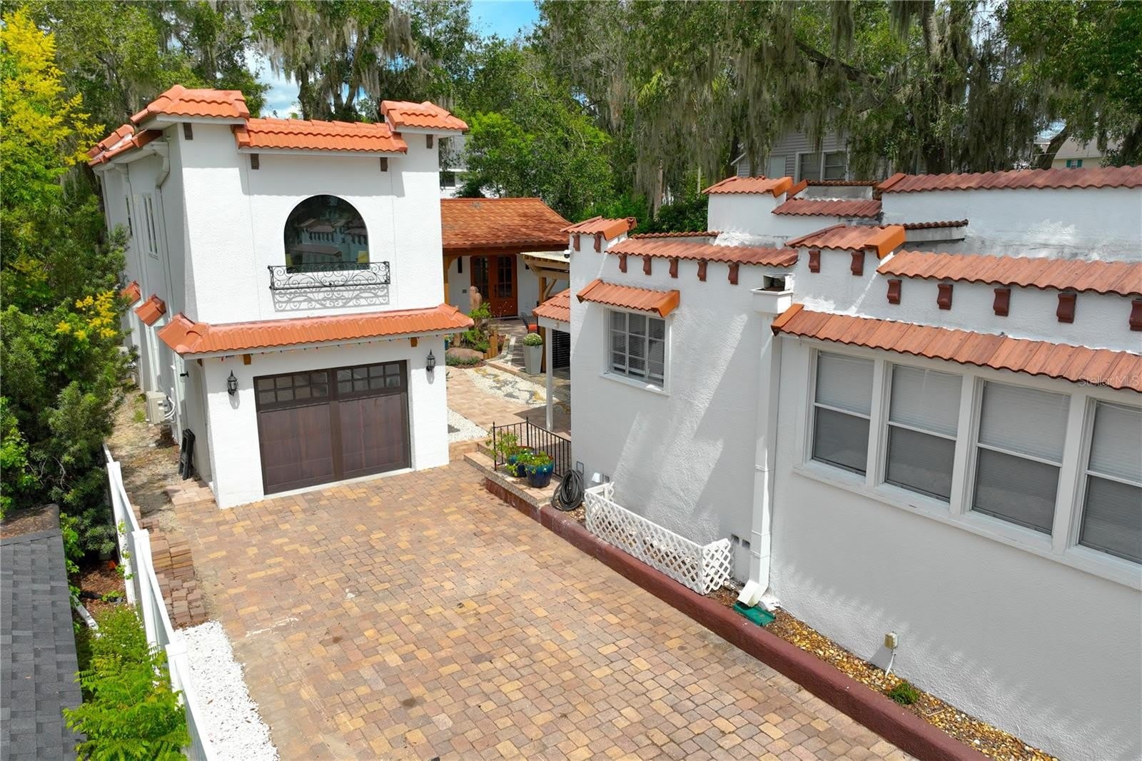 229 E 6TH Avenue – photo 2
