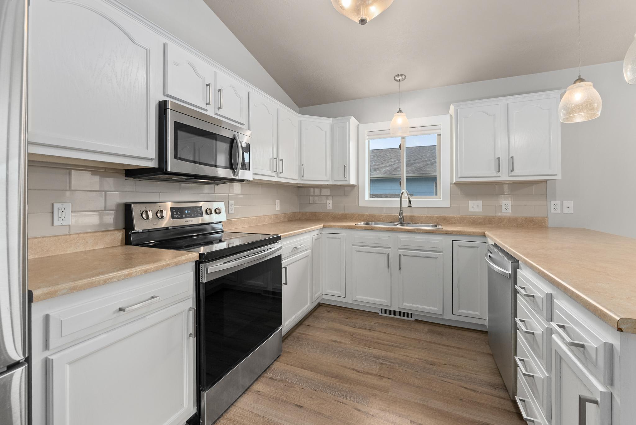 8208 S Hughes AveUnit #1 – photo 4
