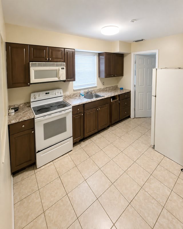 2985 Saint Charles Street – photo 2
