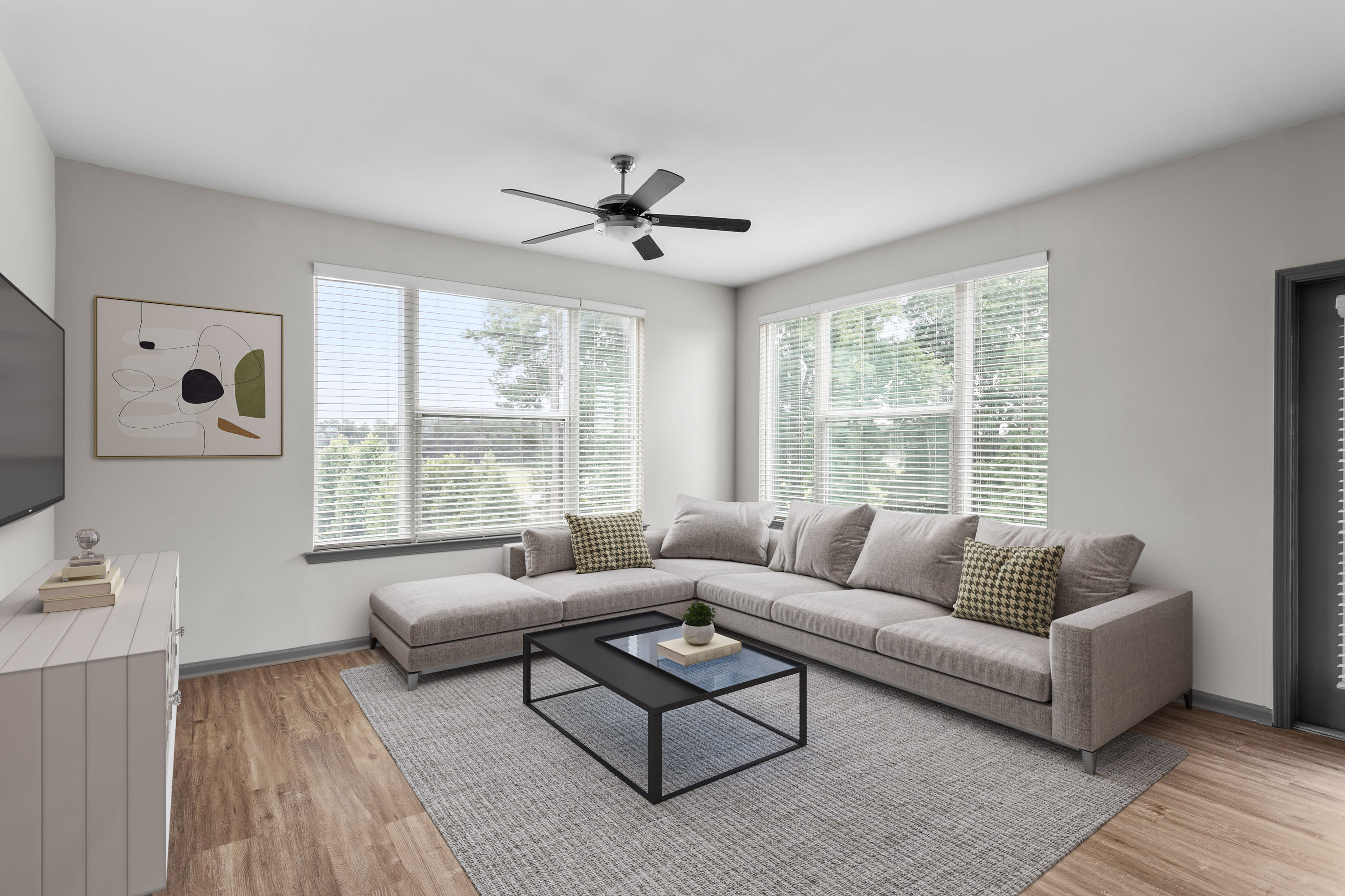 1760 Apartments – photo 3