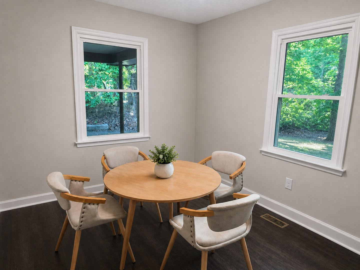 “Two Living Spaces. One Incredible Opportunity – photo 4