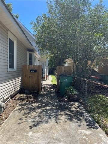 3636 1/2 DERBIGNY Street – photo 2