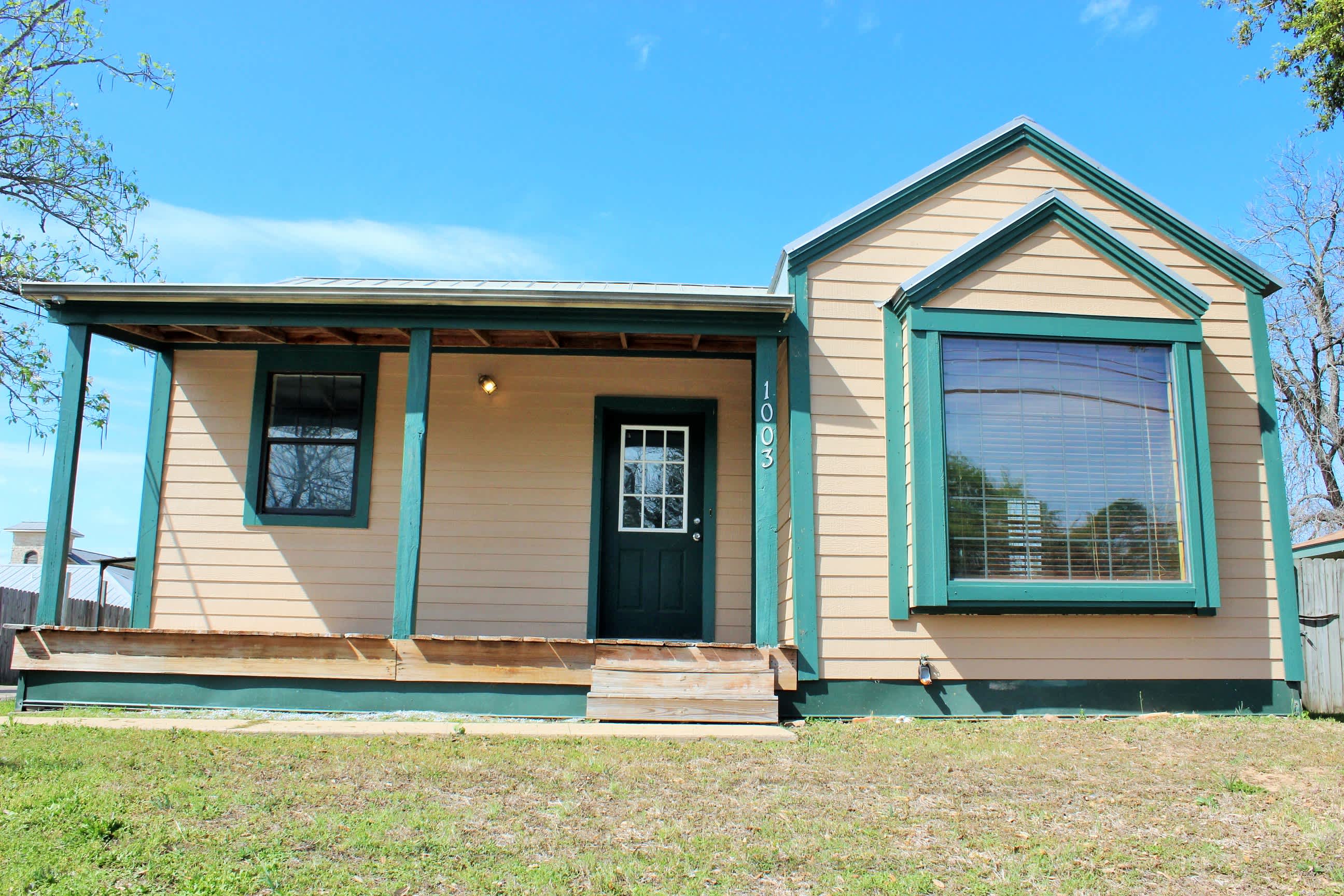 1003 East Alamo Street – photo 1