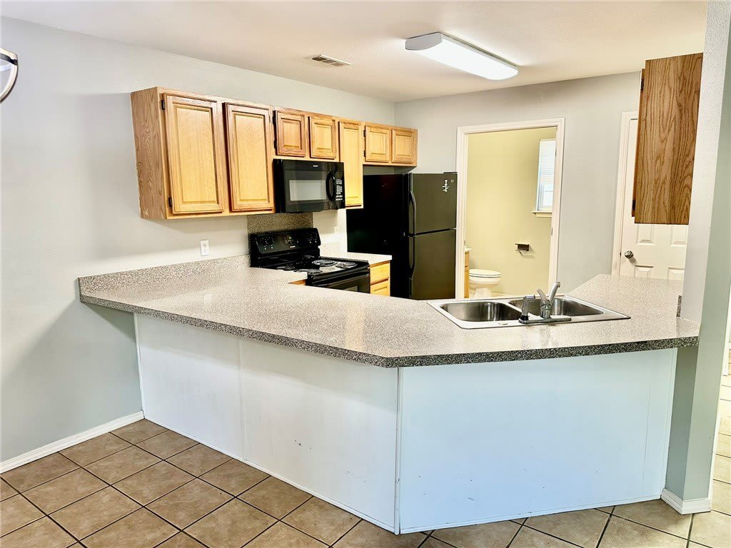 1460 W Junction Street – photo 3