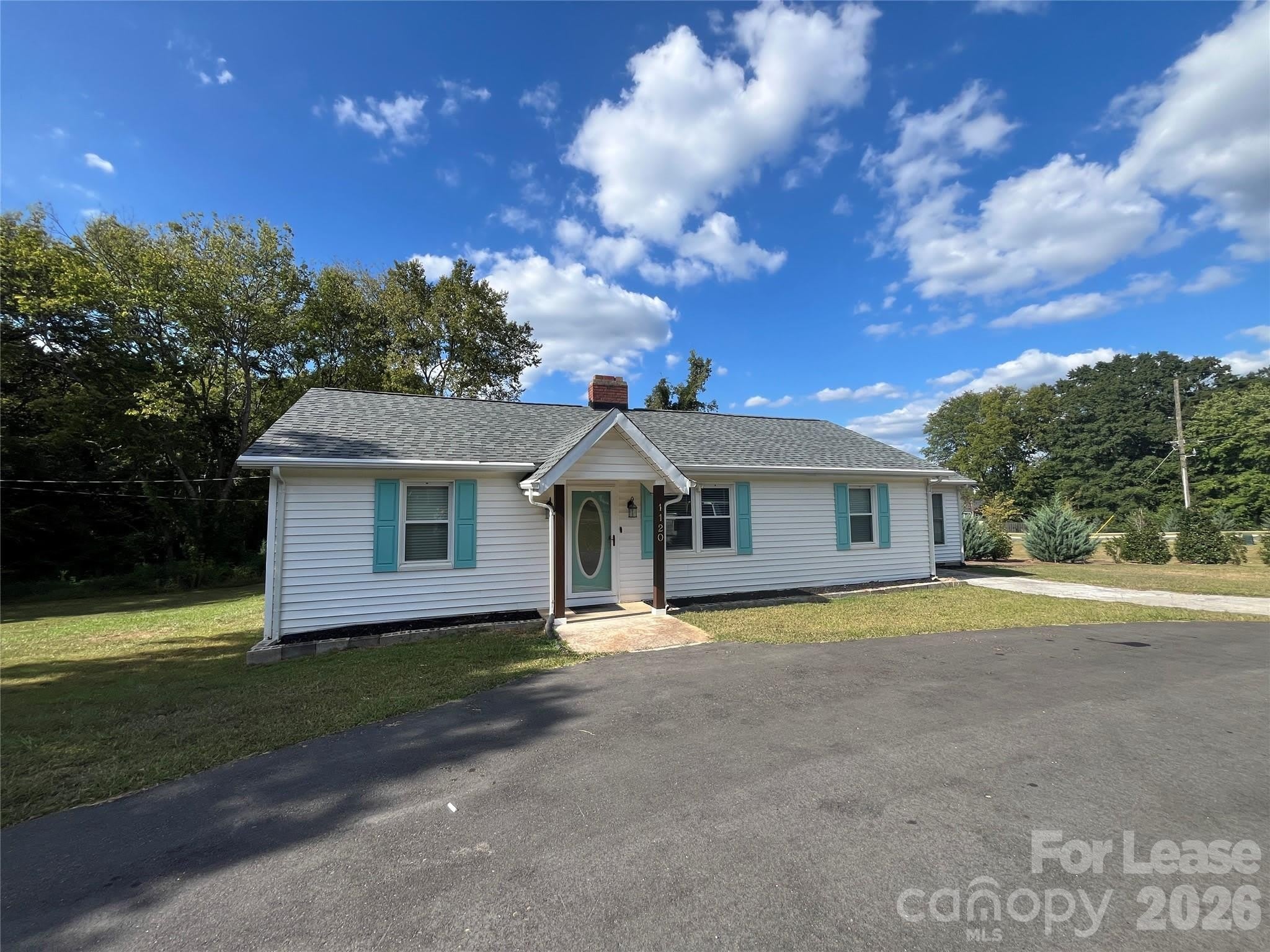 1120 Hensley Road W – photo 1