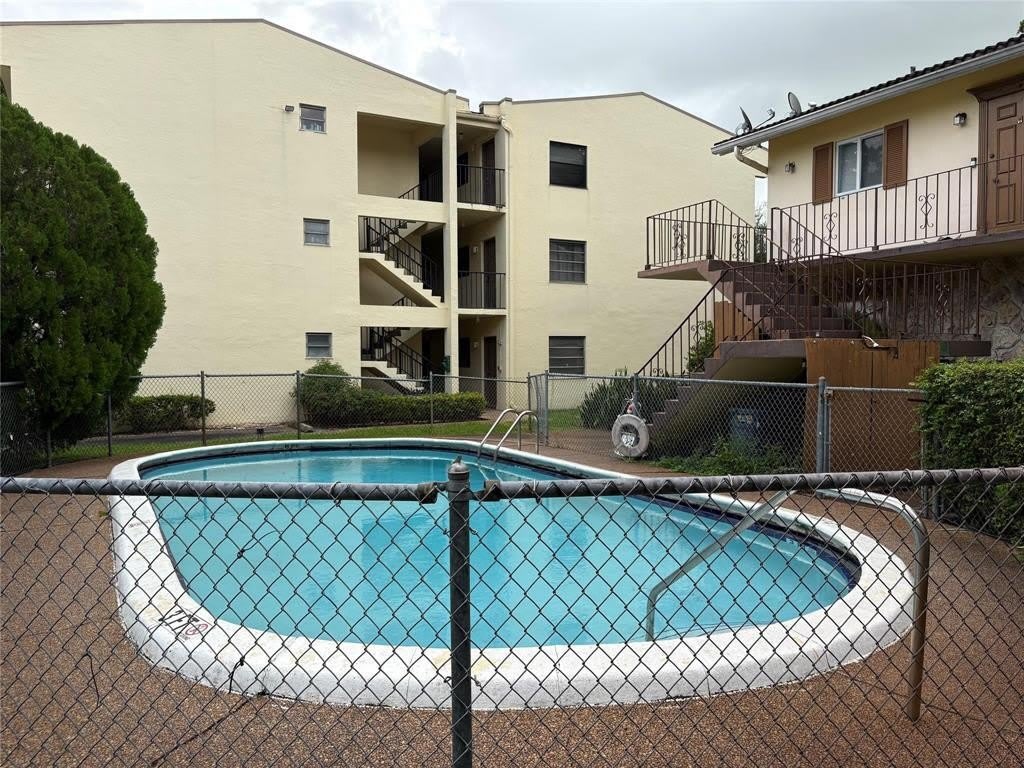 9200 Nw 38Th Drive – photo 3