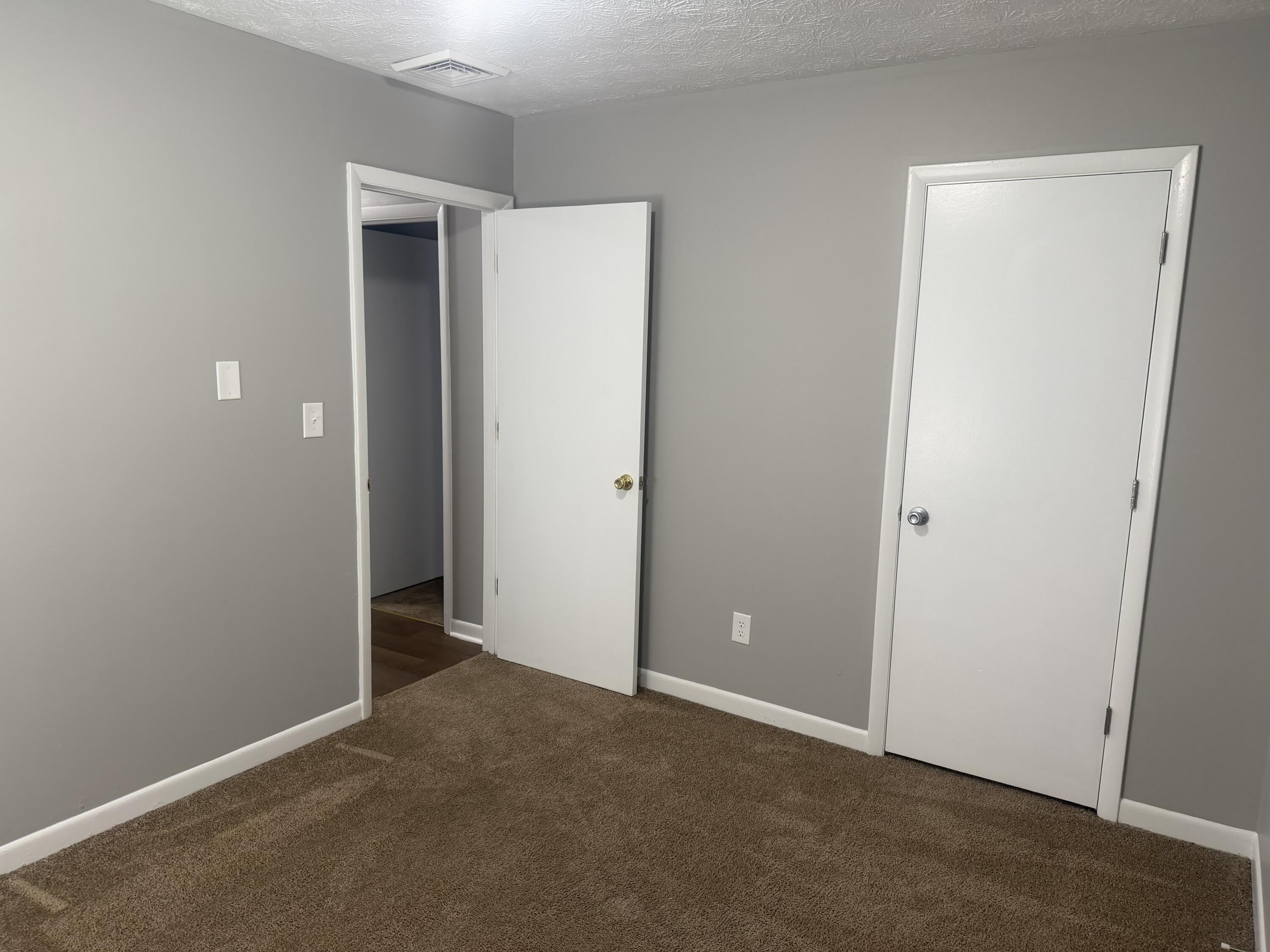 1079 Trent Boulevard – photo 5