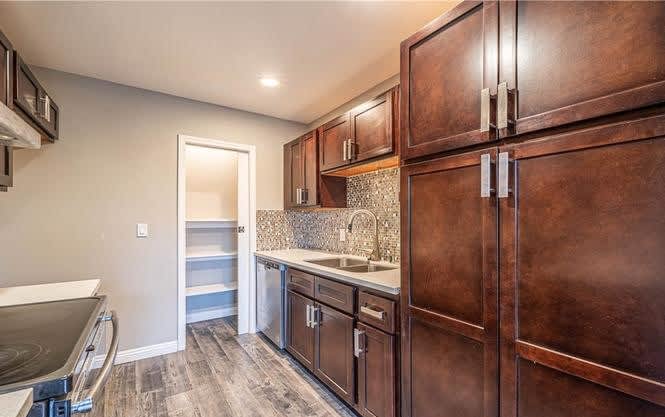 1565 Border Ave Apt B – photo 4